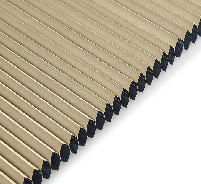 Plisségardin m/snortrekk lystett Lys beige – Dobbelt stoff