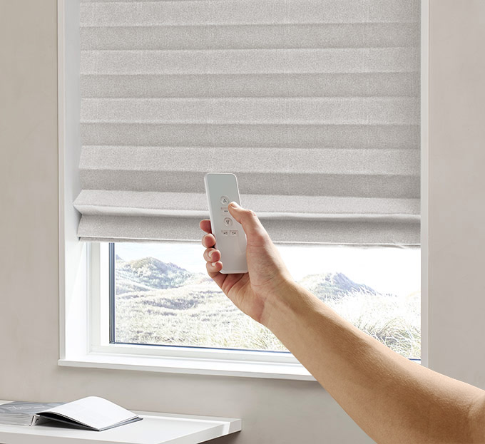 Liftgardin m/motor lystett Midnight - Off white